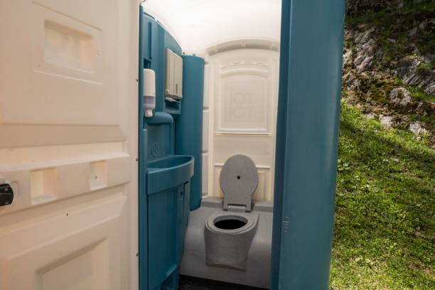 Best Restroom trailer rental cost  in Lake Panasoffkee, FL